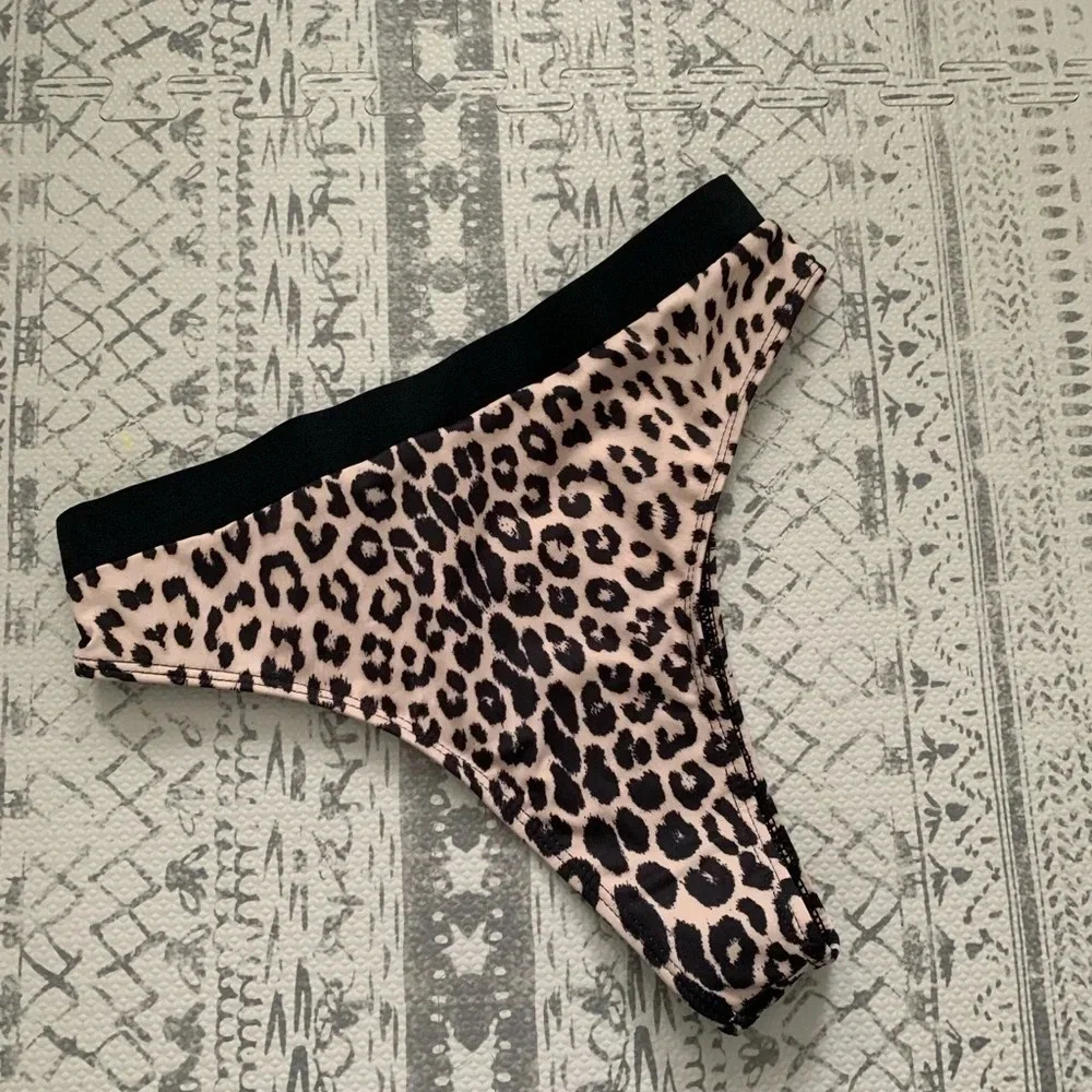 NWOT Shein animal print‎ bikini bottom